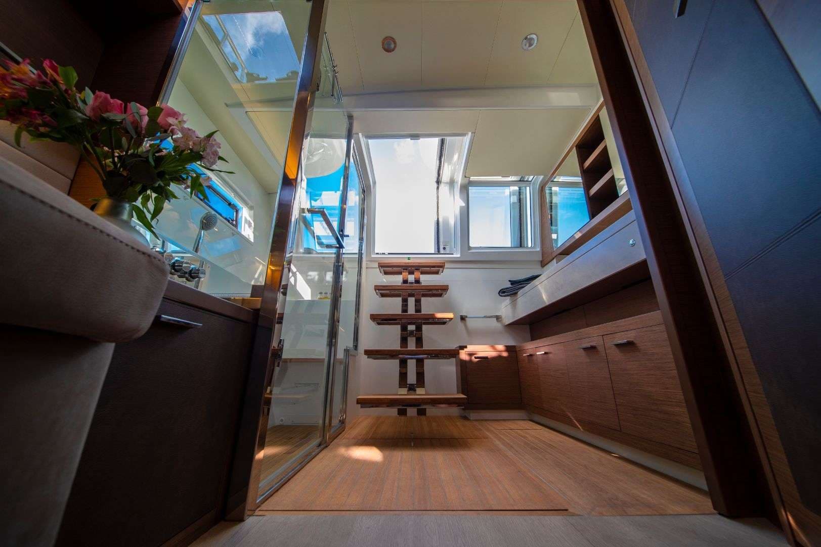 SERENITY VII, foto 25 van 30