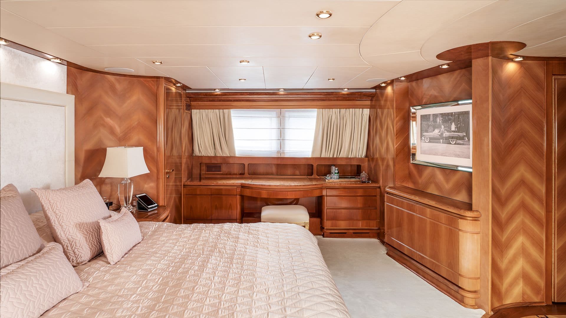LADY G II - Image 11