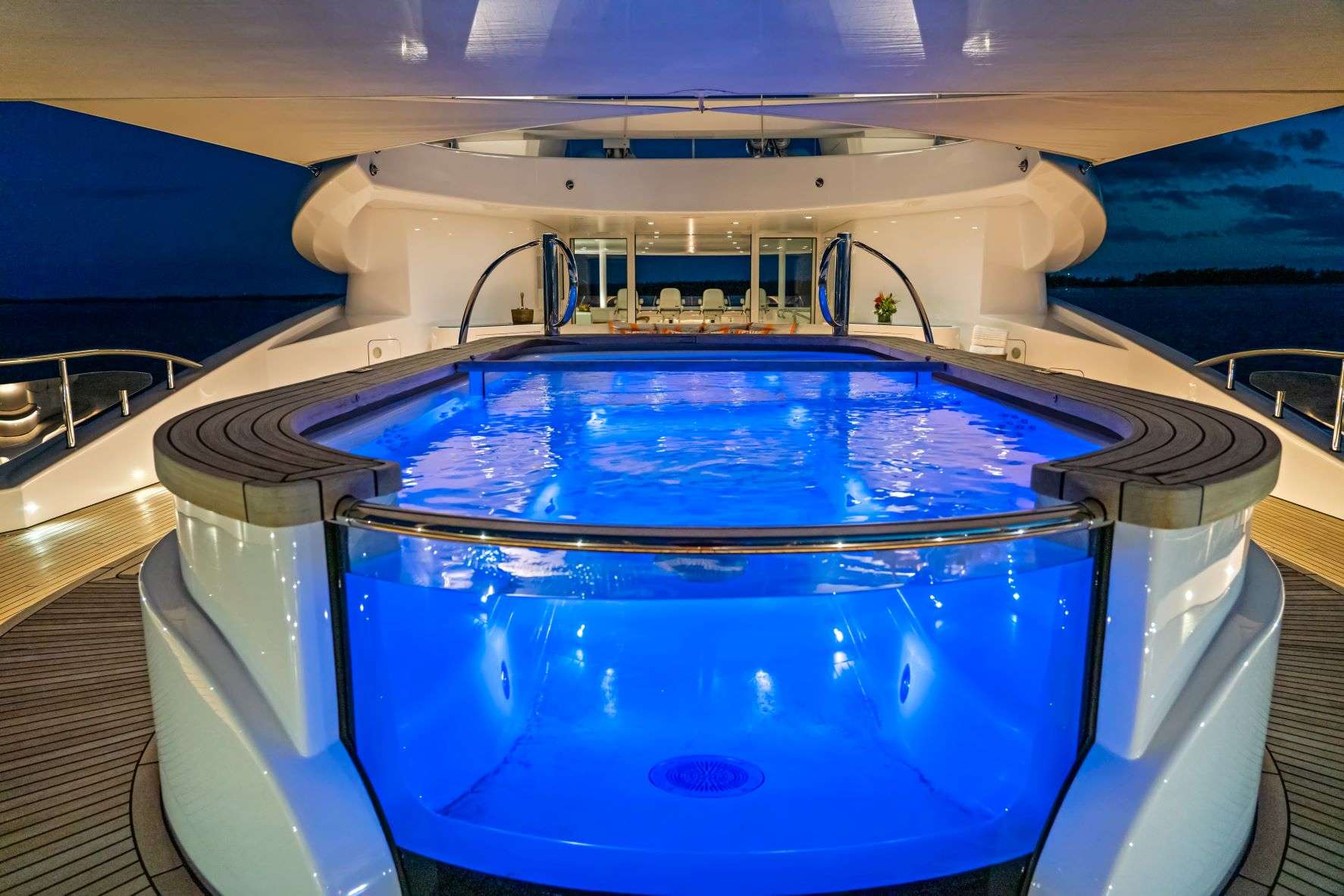 AMARYLLIS - Image 16